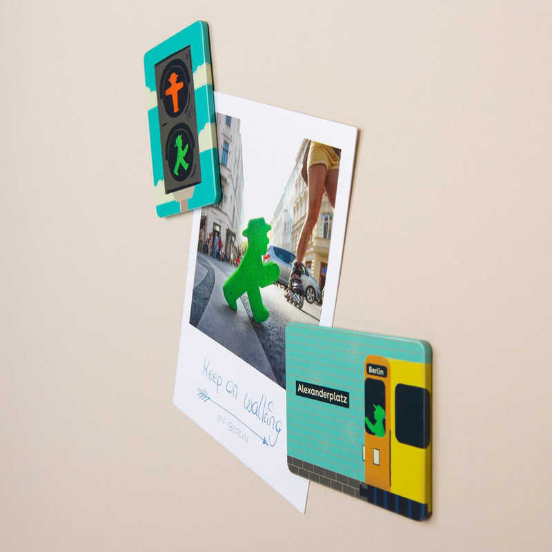 Ampelmann-ANHALTER-Magnet-U-Bahn-Alexanderplatz-Berlin-&-Geher