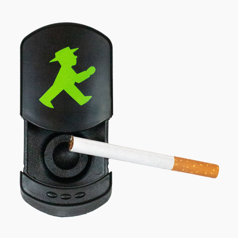 Ampelmann-SMOKEY-BOY-Taschen-Aschenbecher-Schwarz-Geher-75x50x21-mm