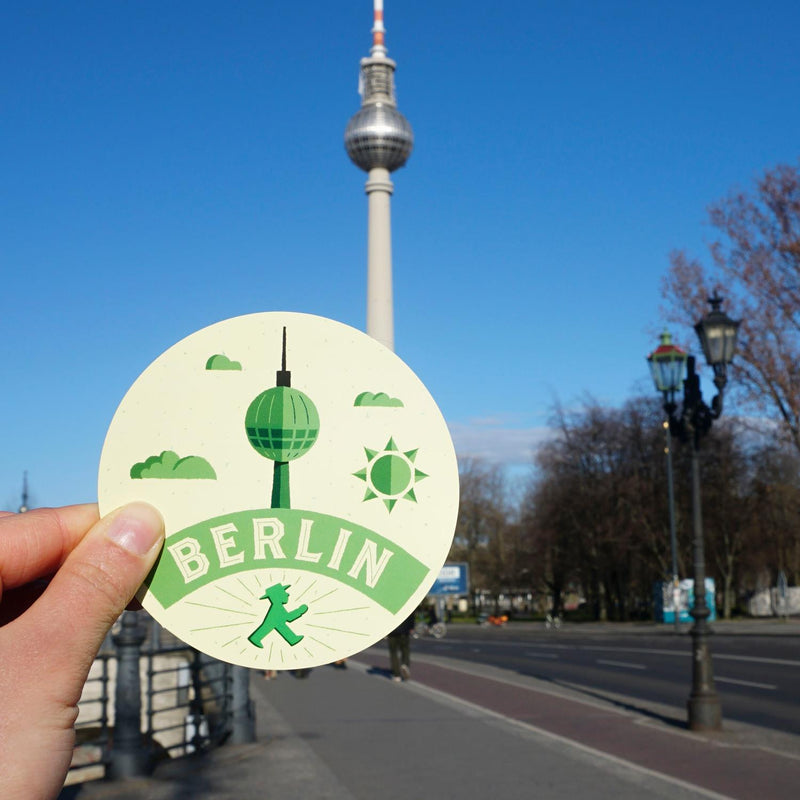 Ampelmann-WEGWEISER-Nr.13-Aufkleber-gelb-Geher-Fernsehturm-Berlin