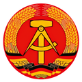 Runder DDR Emblem Aufkleber – 7 cm Ø – UV-beständig & wetterfest – Ideal für Helm, Laptop & Sammlung
