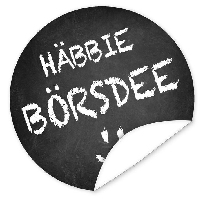 Aufkleber-Haebbie-Boersdee-Design-Tafel-mit-Kreideschrift