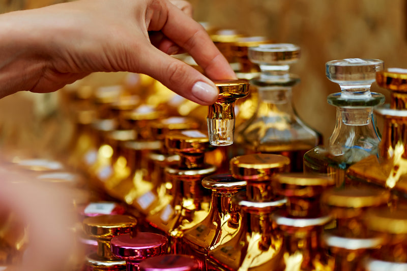 Casino de luxe Parfum für die moderne ostdeutsche Frau - ein feiner Duft in edlem rot-goldenen Geschenkkarton