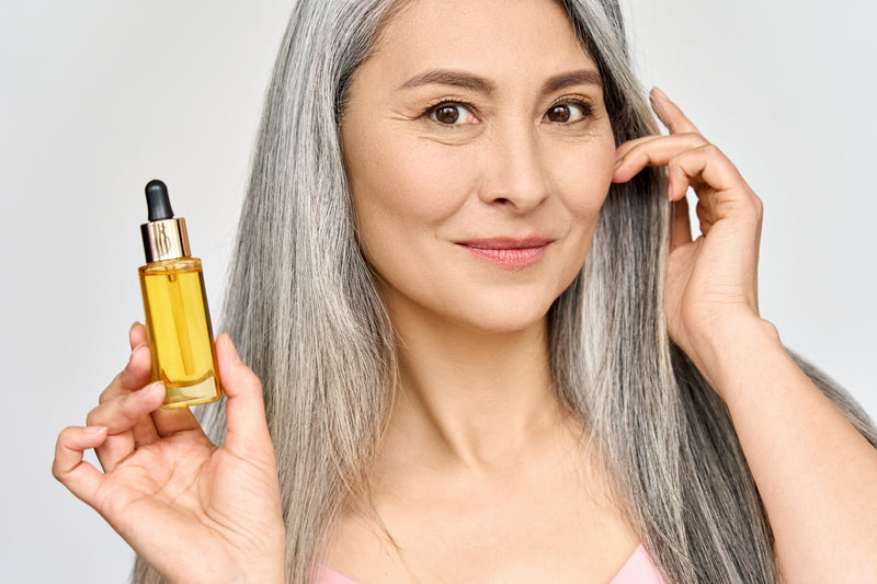 Casino de luxe Parfum für die moderne ostdeutsche Frau - ein feiner Duft in edlem rot-goldenen Geschenkkarton