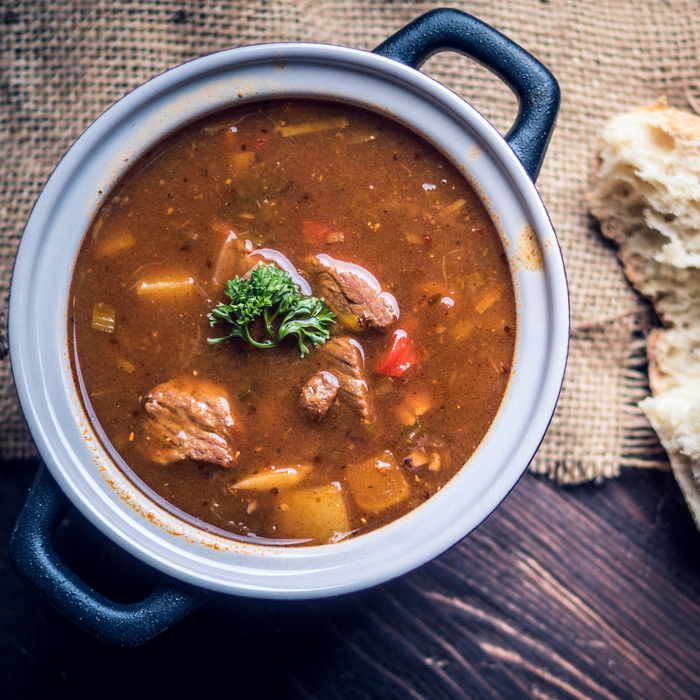 Gulasch vom Rind in herzhafter Sauce - 500g Dose - einfach aufwärmen und genießen I SIMON