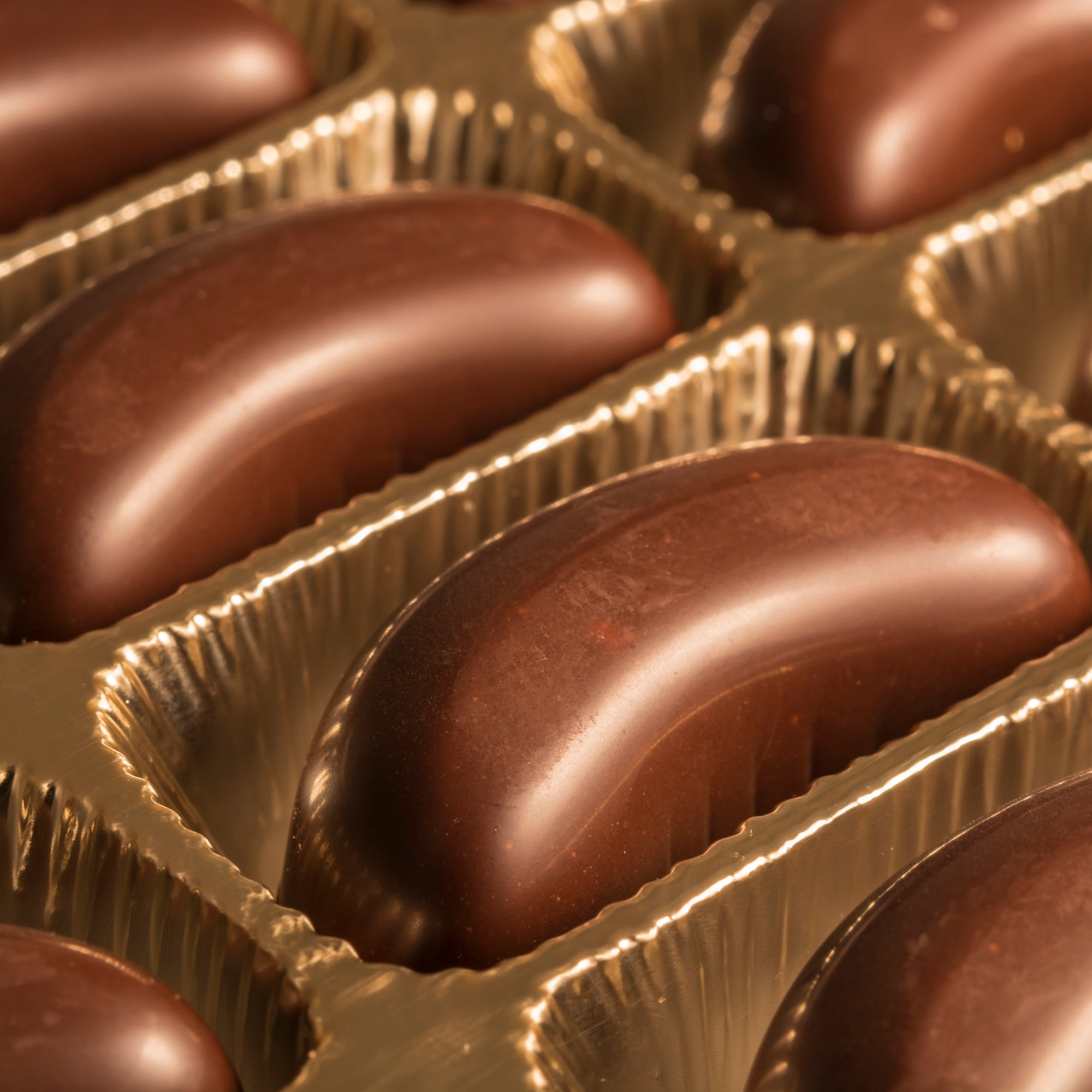 Delitzscher Weinbrandbohnen von Böhme – Edelpralinen in Zartbitterschokolade mit 39% Weinbrandfüllung, 150g