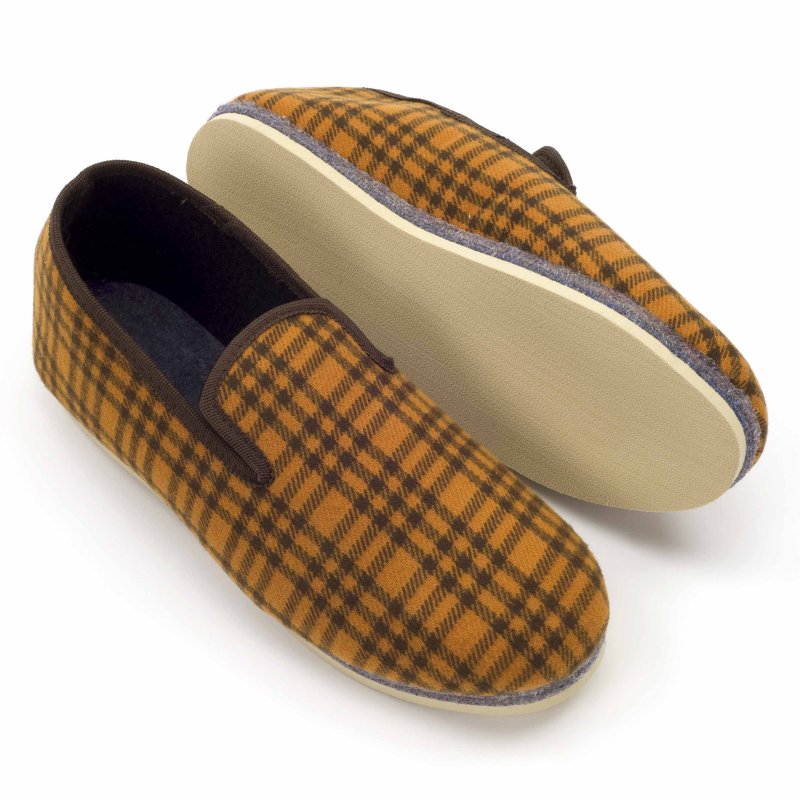 Filzpantoffeln Hoch - Runtertreter mit Gummisohle.