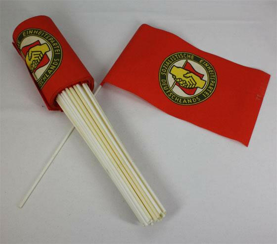 50 Stück Original Papierfähnchen - SED