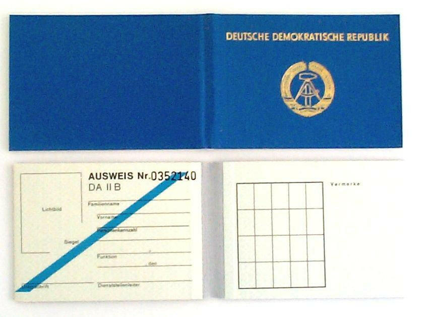 DDR-Klappausweis