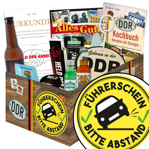 Führerschein bestanden - Bitte Abstand - Geschenkset Ostpaket "Männer Box" - Ossiladen I Ostprodukte Versand
