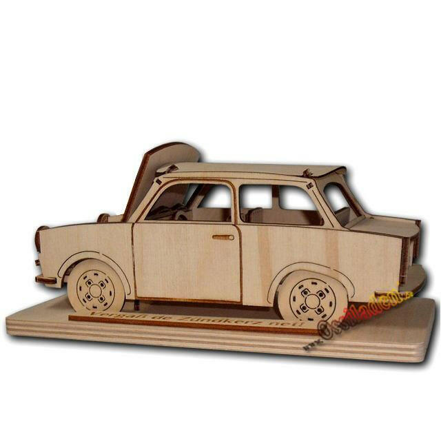 Trabant Holzlaserschnitt - rauchend